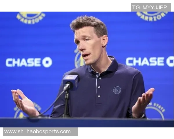 邓利维谈拉科布今夏关注球队女武神让他略感分心 邓利维谈拉科布今夏关注球队女武神让他略感分心