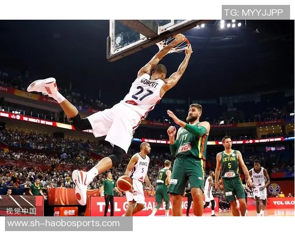 戈贝尔半场压哨补篮被判干扰球无效挑战成功引发热议 戈贝尔半场压哨补篮被判干扰球无效挑战成功引发热议