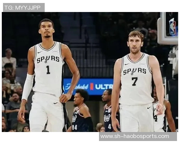 文班称赞科内特为联盟稀有盖帽手与他并肩作战令人振奋 文班称赞科内特为联盟稀有盖帽手与他并肩作战令人振奋