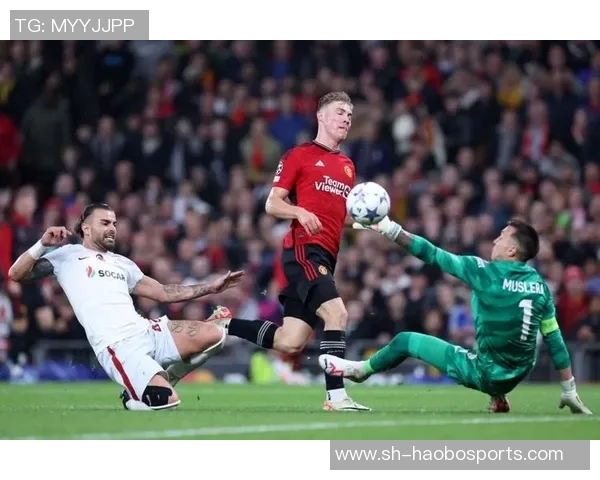霍伊伦在弧顶位置转身抽射被门将精彩扑救，射门角度极佳但未能破门