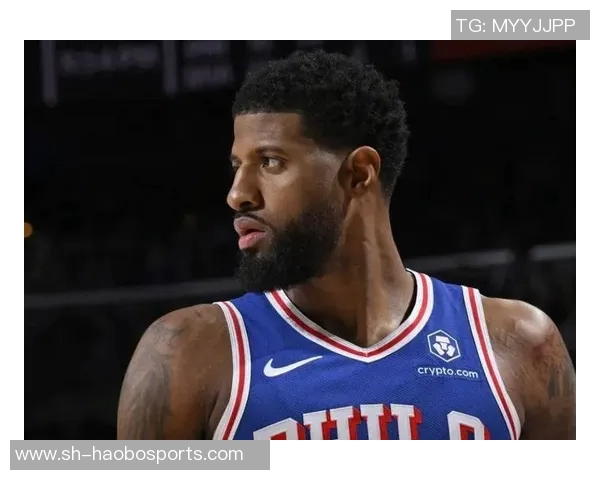 乔治上半场表现平平仅得8分三分球命中率尚可展现潜力